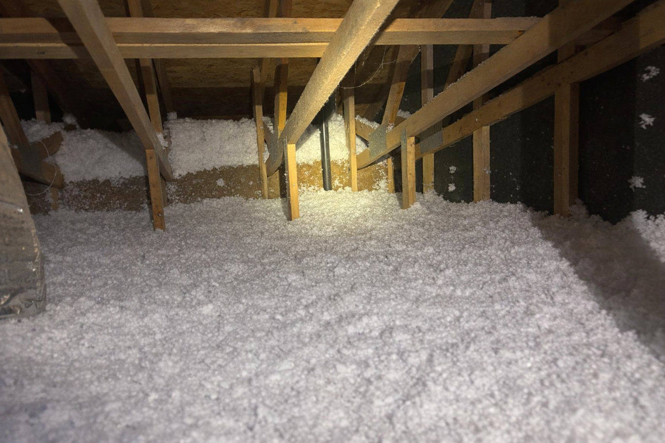 Blown-in insulation in Ewa Gentry, HI